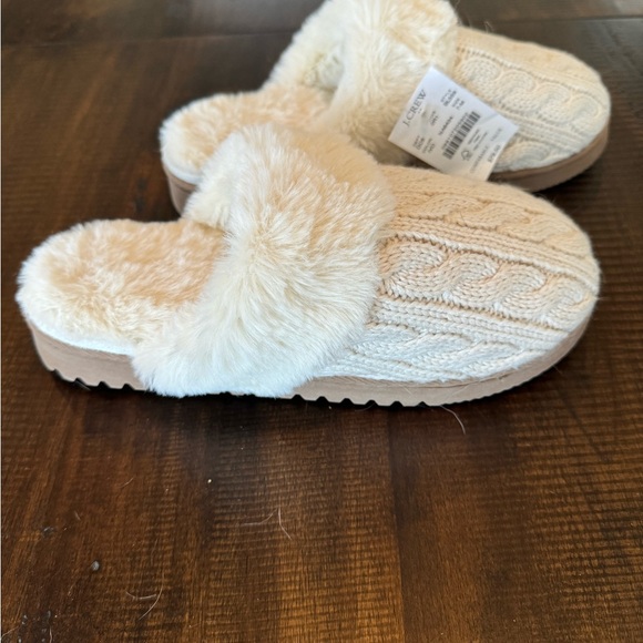 NWT JCrew cream cable knit slippers with fur lining | Size 7 - Picture 4 of 6
